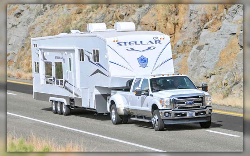 2023 Ford F-350 Super Duty Towing Camper